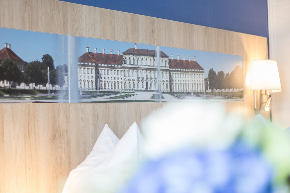 Hotel Blauer Karpfen Oberschleißheim Exterior foto